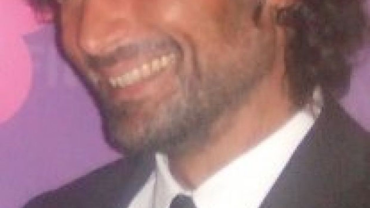Marco Costa, vice-direttore di Canale 5 a TvBlog: “Non è la Rai su La5? Non lo escludo. Canale 5 non teme lo switch off, il palinsesto andrà in assestamento” [2° p.]