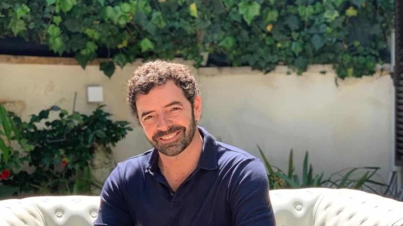 Tutti pazzi per Maria Luisa Matano: la sorella di Alberto incanta, identica al fratello