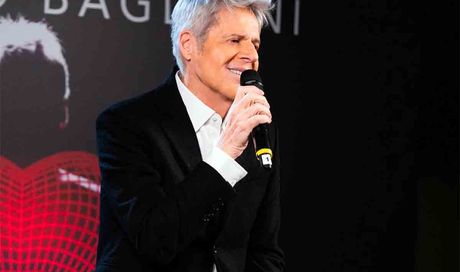 Claudio Baglioni a Lampedusa, anteprima dell’ultimo tour: festa, polemiche e tutte le cifre