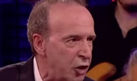 Guerra a Gaza, Roberto Benigni e il suo grido di dolore per i bimbi uccisi: “Non sono uomini, insopportabile all’animo umano”