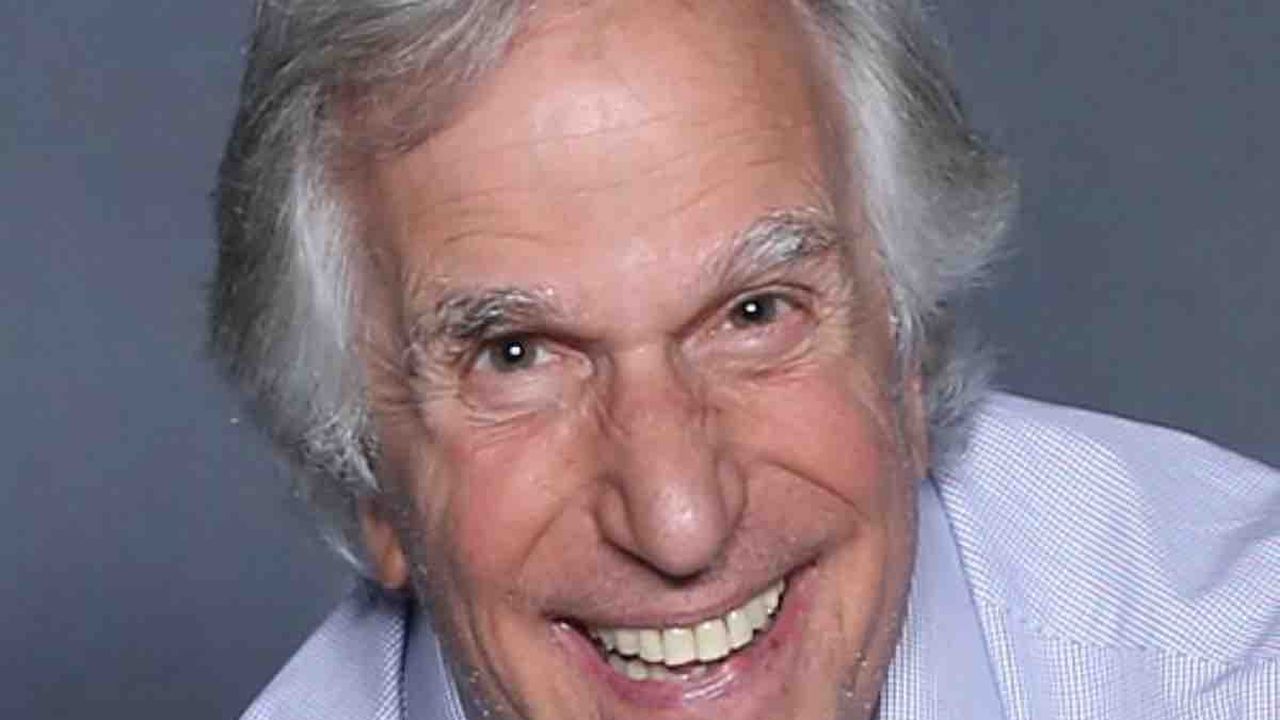 Henry Winkler, da Fonzie a I Simpson: 80 anni tra soddisfazioni, traguardi e nuove sfide televisive