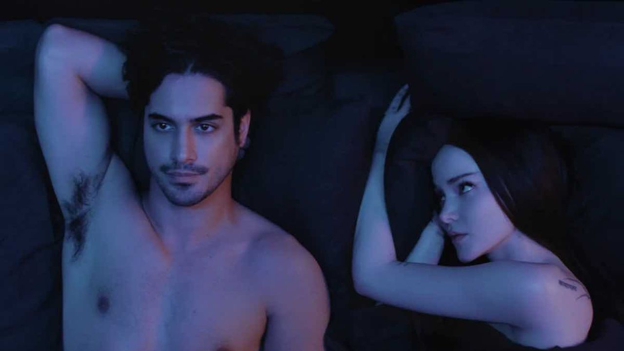 56 Giorni, alla scoperta del thriller erotico con Dove Cameron: ossessione e mistero in un’estetica elegante
