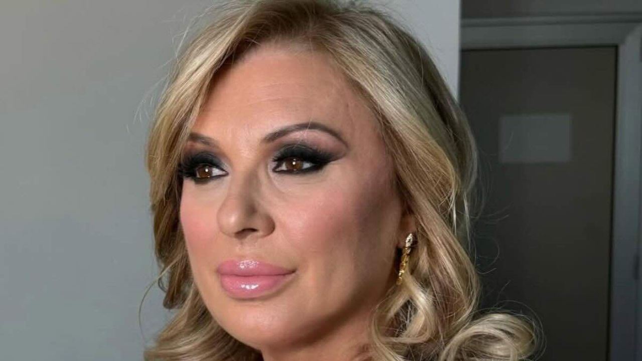Tina Cipollari e la foto “rubata” in ospedale: l’opinionista rassicura i fan, la verità sullo scatto