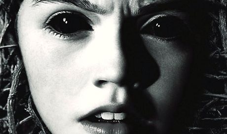 Dark Touch – locandina e foto dell’horror sovrannaturale di Marina de Van