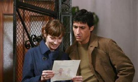 Ascolti Tv di domenica 21 dicembre 2008: ancora in crescita Tutti pazzi per amore batte Chiedimi se sono felice. NCIS chiude la stagione doppiando Sarah Connor e Bionic Woman. Nel pomeriggio Amici si conferma leader assoluto con oltre il 22%