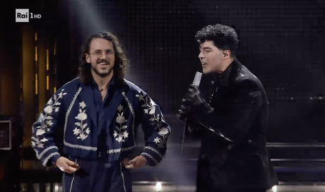 Fru dei the Jackal a Sanremo con i The Kolors: dalla richiesta sul divano al vocale “Vieni all’Ariston!”