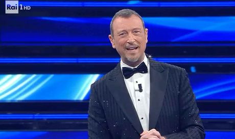 Amadeus, prove di addio alla Nove? Il piano di Mediaset per il conduttore