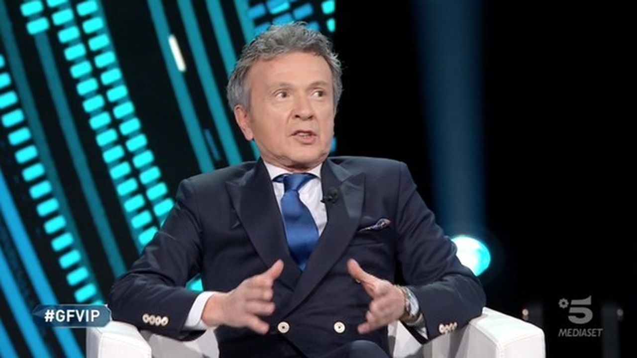 GF Vip 4, nella casa si litiga per dei biscotti. Signorini: “Con quello che sta accadendo in Italia, è ignobile”. Pupo: “E’ buonismo, il GF è questo” (Video)
