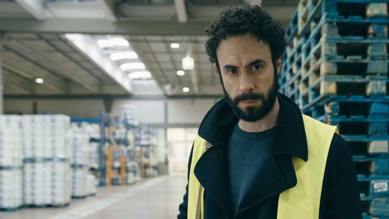 L’altro ispettore su Rai 1, intervista ad Alessio Vassallo: “C’è chi rischia la vita ogni giorno per mandare avanti il Paese, bisogna fare di più. Il mio ispettore non cerca risposte ma le domande giuste”
