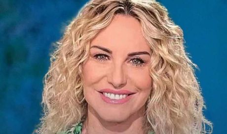 Antonella Clerici, i segreti del successo di una conduttrice pop (e fiera di esserlo)