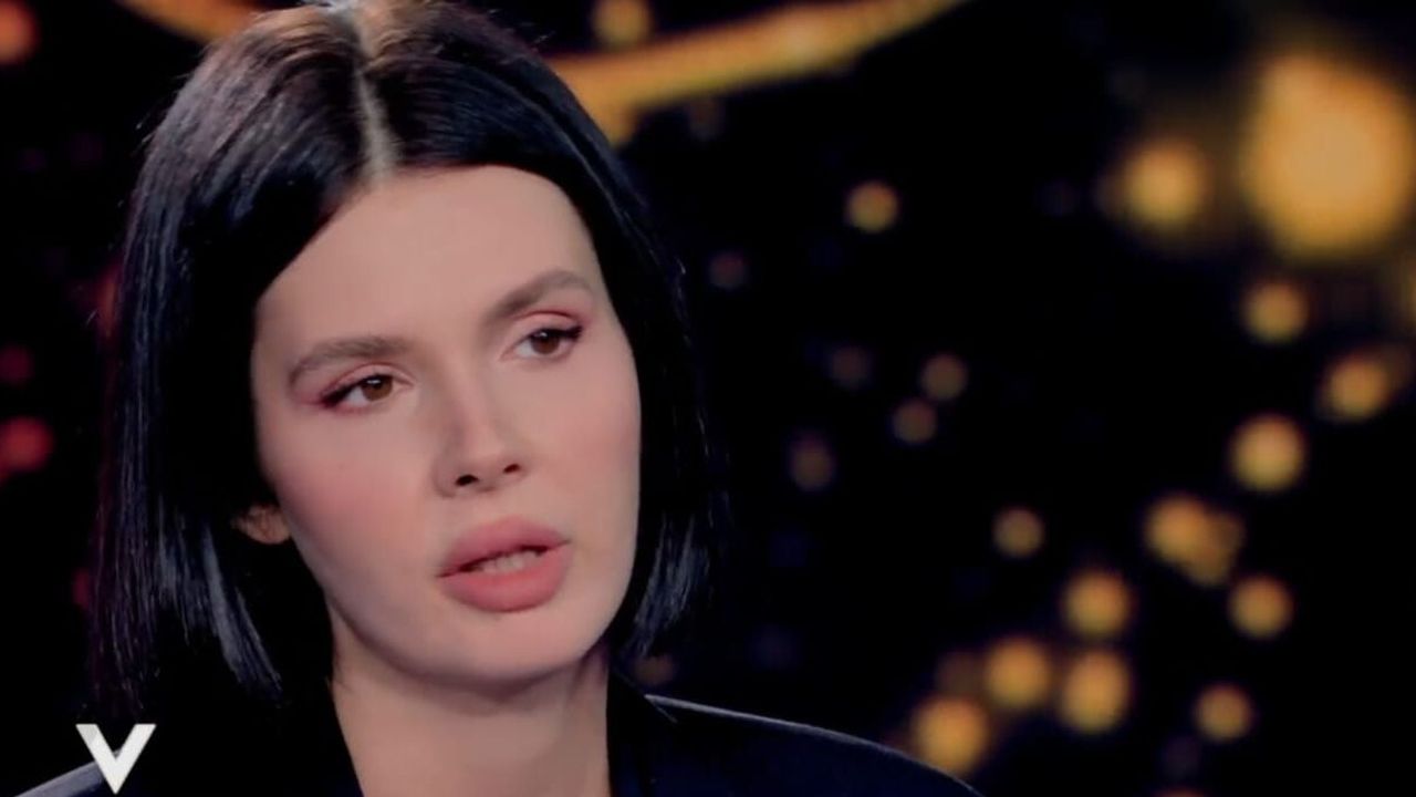 Evelina Sgarbi, denuncia contro la compagna del padre e la zia: “Circonvenzione di incapace e maltrattamenti”