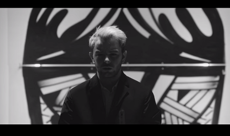 Lorenzo Fragola feat. Two Fingerz, Matrioska: testo e video ufficiale