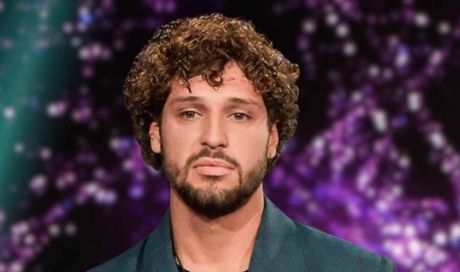 Grande Fratello, il gesto di Mattia fuori dalla casa scatena una bufera: “il colpo basso” contro di lei