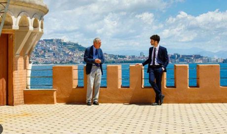 Un Posto al Sole, spoiler: Palazzo Palladini sotto assedio. Eduardo trema e Alberto sprofonda nel dolore