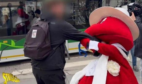 Gabibbo aggredito a Milano: il pupazzo più amato d’Italia “ostaggio” di un giovane infastidito