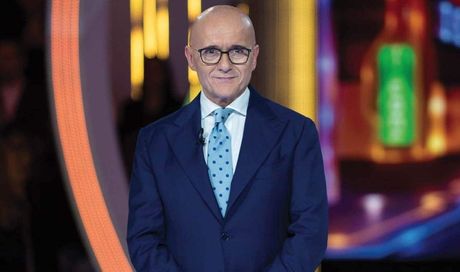 Alfonso Signorini: età, laurea, dove vive, fidanzato, il futuro a Mediaset