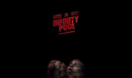 Infinity Pool: poster ufficiali del film horror di Brandon Cronenberg