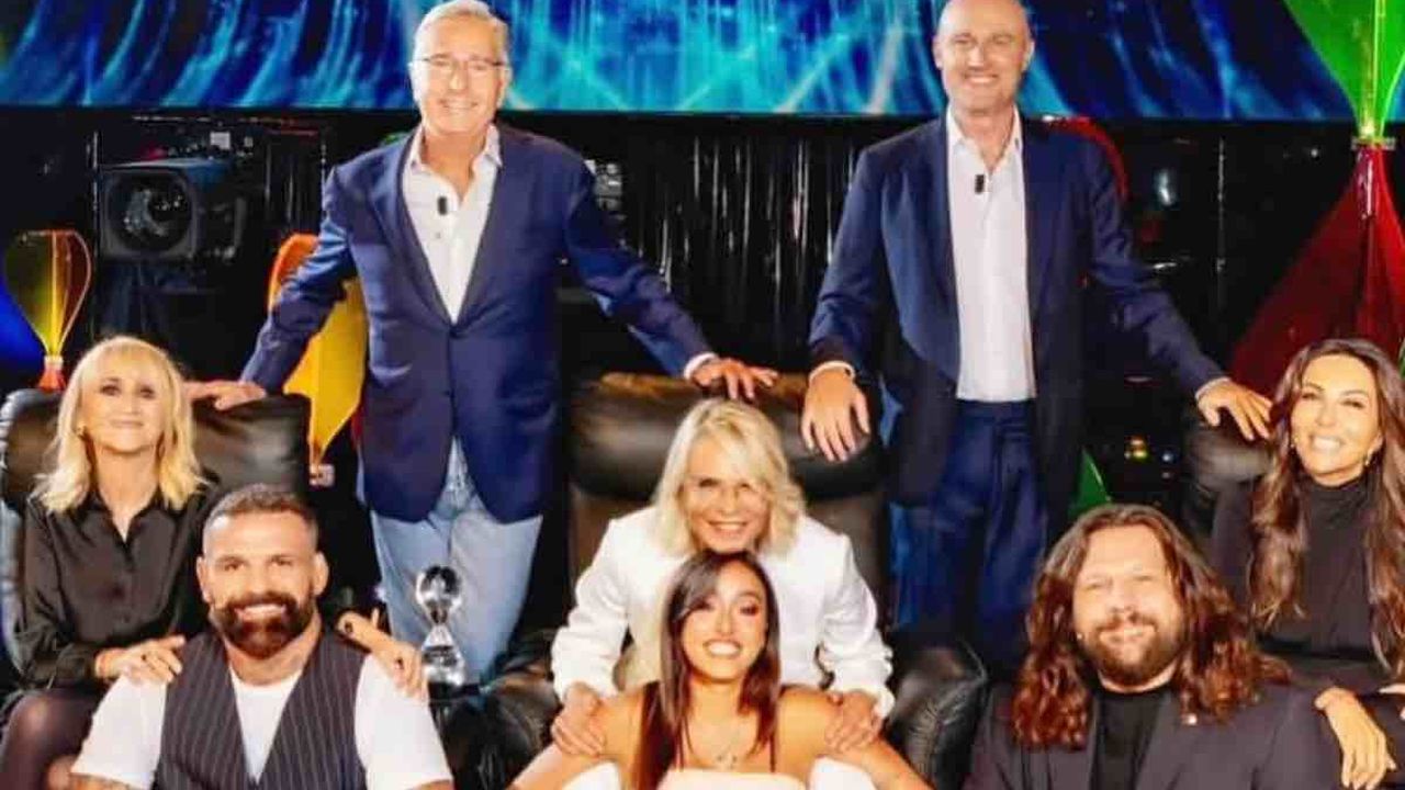 Tu Sì Que Vales vola su Canale 5, Ballando Con Le Stelle non tiene il passo: l’effetto Barbara D’Urso è svanito. I dati Auditel del 27 settembre 2025