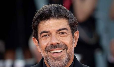 Pierfrancesco Favino e le imitazioni: una “trappola” tutta televisiva