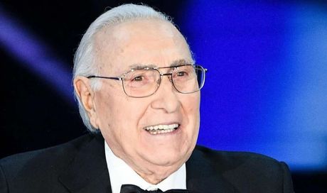 Mediaset rende omaggio a Pippo Baudo: puntata speciale di Zona Bianca con Brindisi