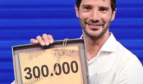 Ascolti TV 11 settembre 2025: continua la sfida tra De Martino e Scotti. Chi ha vinto