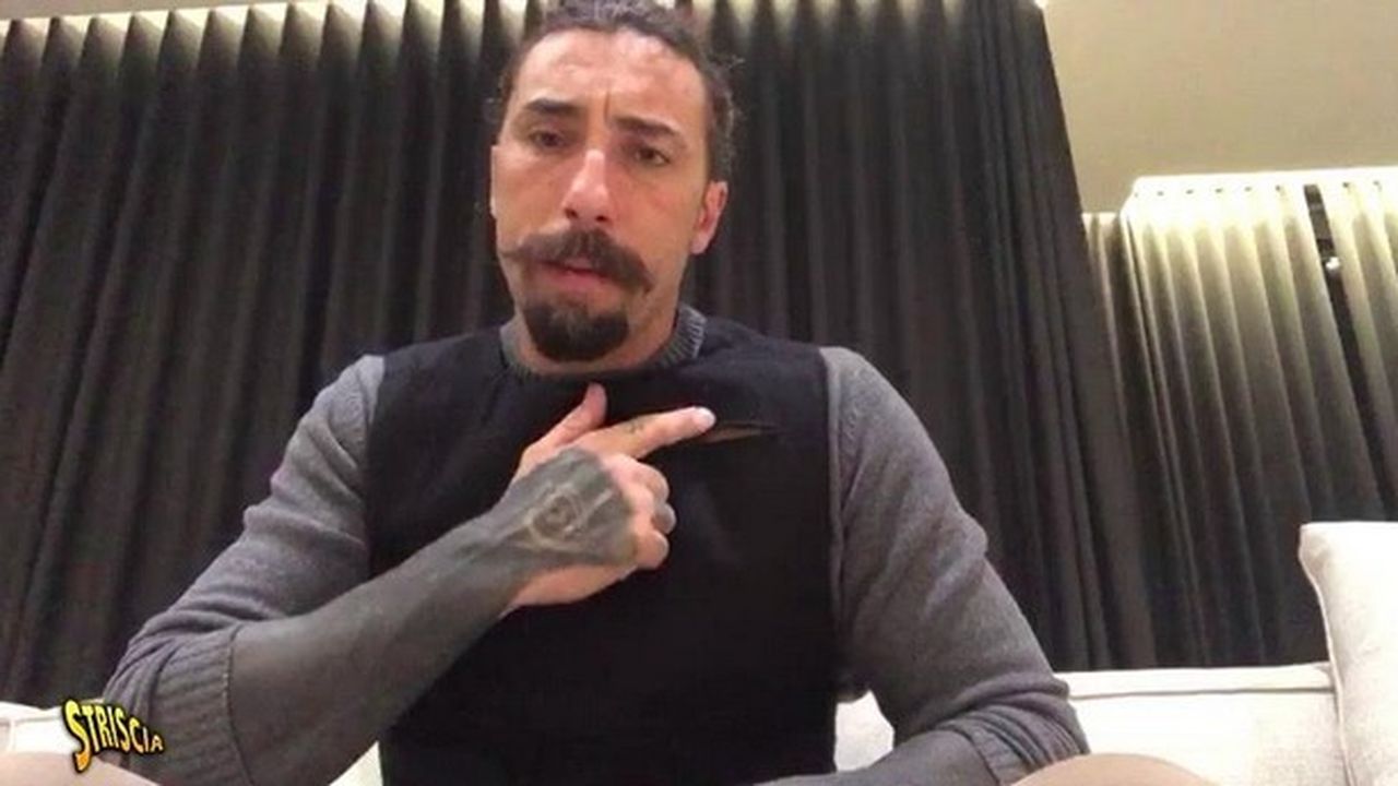 Striscia la Notizia, Vittorio Brumotti e la sua troupe aggrediti a Monza (Foto)