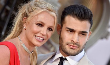 Britney Spears divorzia da Sam Asghari? E la cantante è stata immortalata senza la fede…