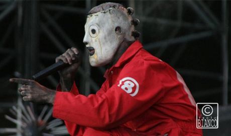 Corey Taylor sui telefoni ai concerti: “Le persone devono scollegarsi da internet e capire che si stanno perdendo la loro stessa vita”