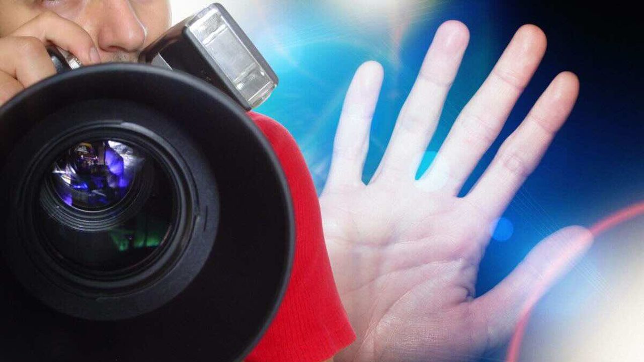 Quattro mesi con gli stessi vestiti: la mossa dell’attore contro i paparazzi