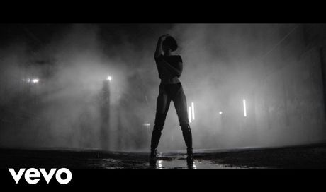 Jessie J – Think About That