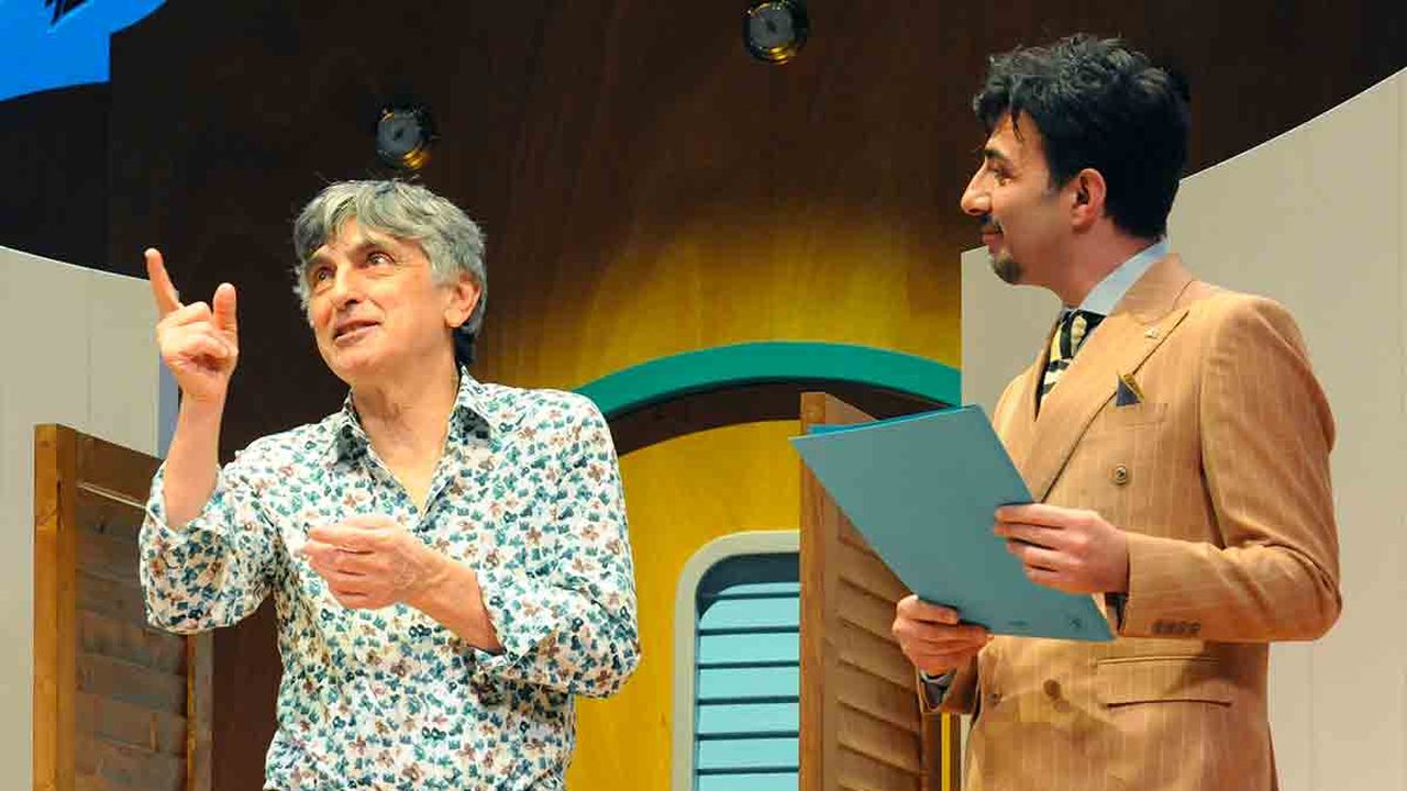 Vincenzo Salemme torna su Rai1 con “Ogni promessa è debito”: il teatro in diretta dall’Auditorium di Napoli