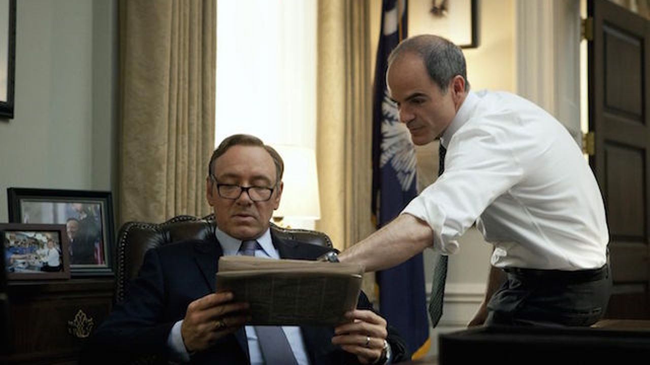 House of Cards, Netflix corregge la disponibilità della serie: in Italia solo su Sky