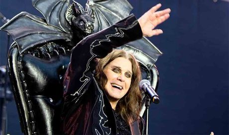 Addio a Ozzy Osbourne, muore a 76 anni la leggenda dell’heavy metal