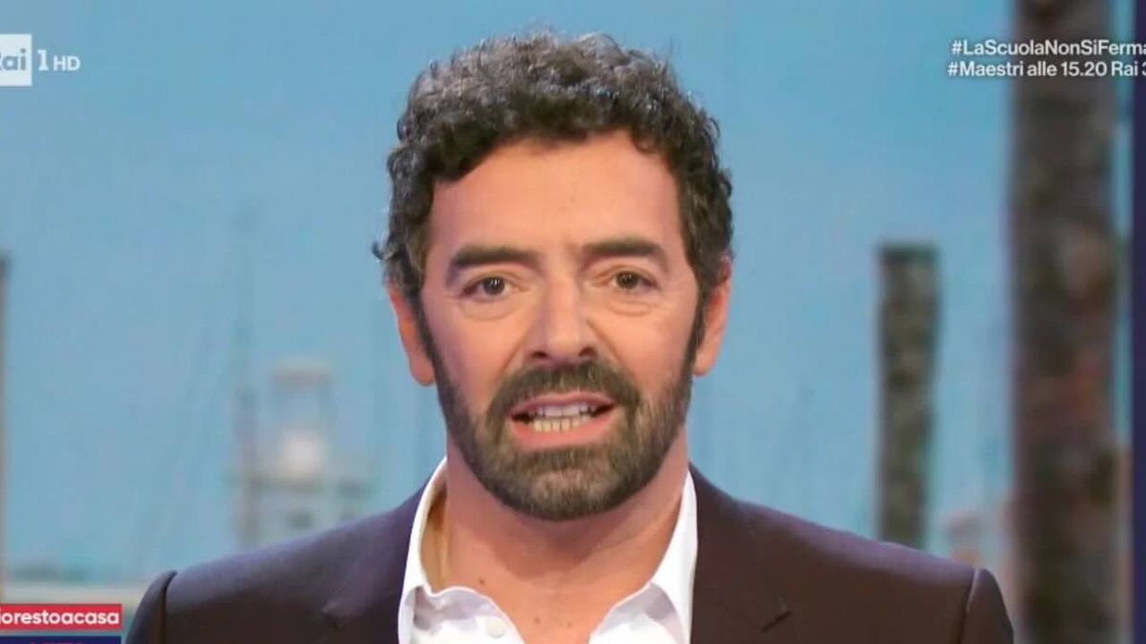 La Vita in Diretta si ferma oggi 21 novembre: perché Matano non va in onda