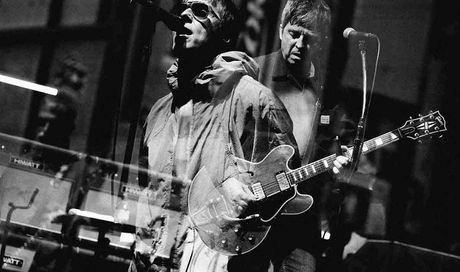 Oasis, ultima notte del Live 25: abbraccio sul palco e un “ci rivedremo” che fa sperare