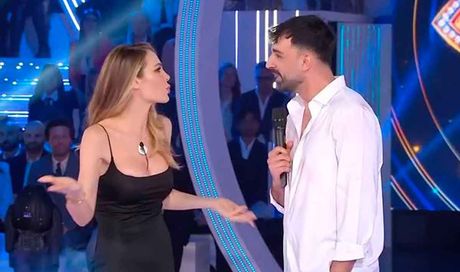 Raimondo Todaro al Grande Fratello Vip: da maestro di Amici a concorrente, il caso di un personaggio fuori dal suo contesto