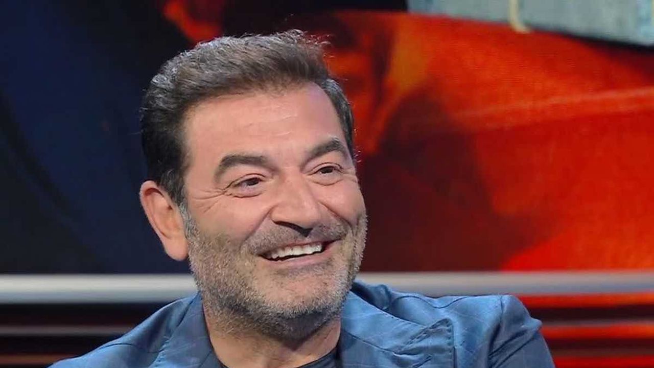 Max Giusti passa a Mediaset: il comunicato ufficiale. Tutto sul conduttore