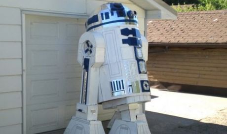 Anch’io voglio un R2-D2 gigante in cortile!