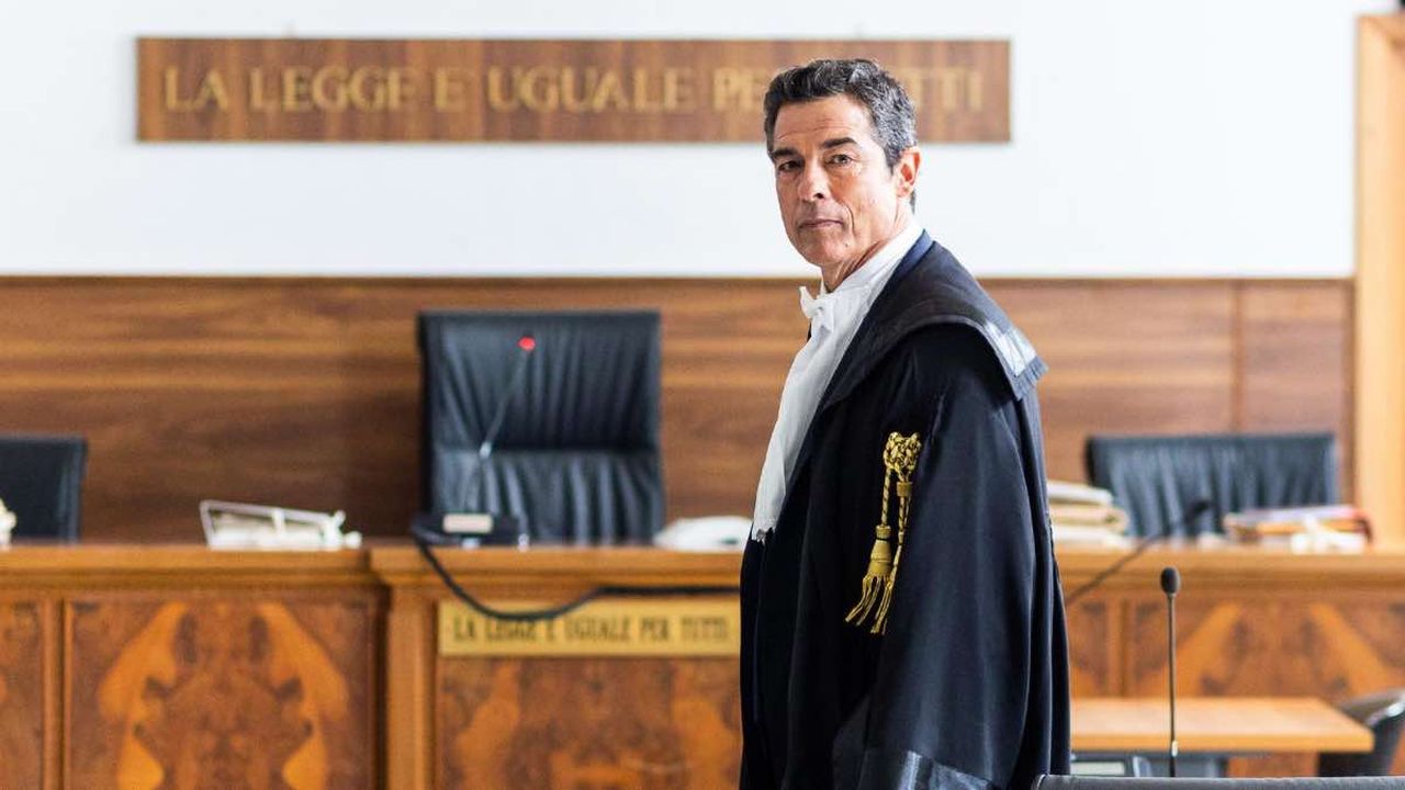 Guerrieri parte bene all’esordio, gli Scherzi di Max Giusti non bastano a Mediaset. Ancora a Scotti l’access prime time. I dati Auditel del 9 marzo 2026