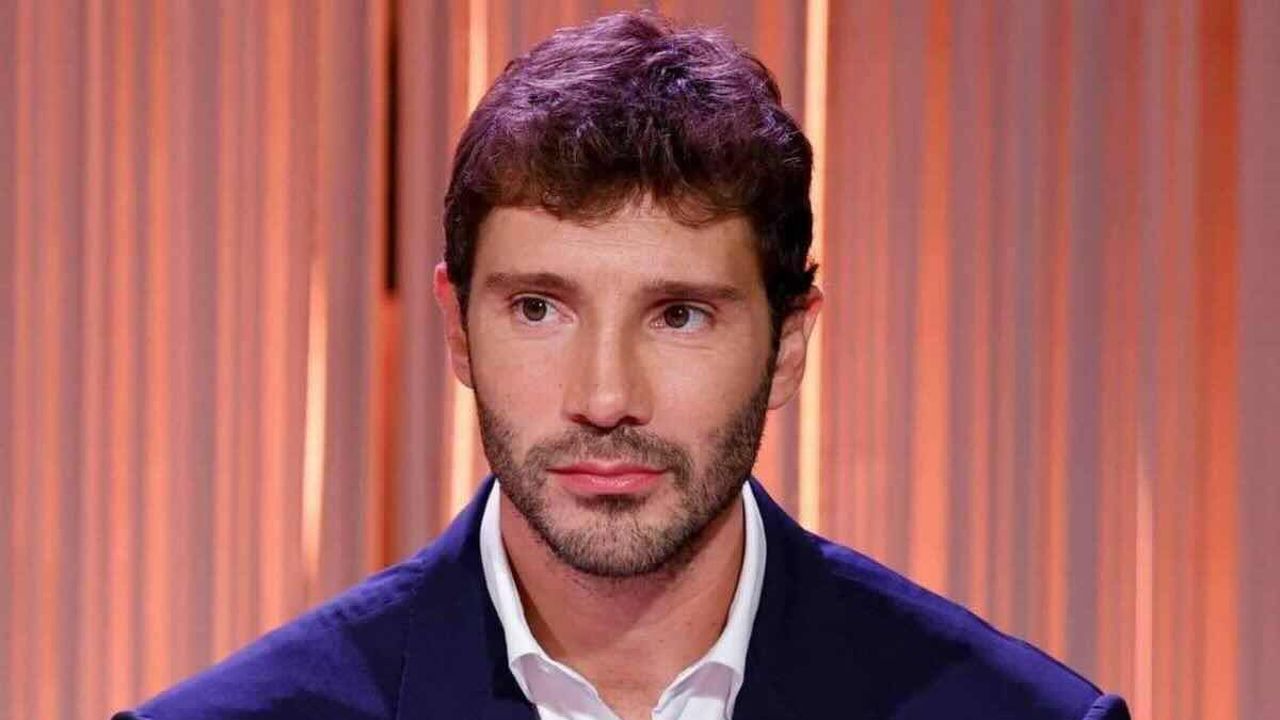 Stefano De Martino, lutto gravissimo per il conduttore: morto il papà Enrico
