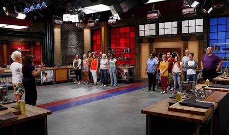 Morta a 55 anni la conduttrice del programma amatissimo: trovata priva di sensi