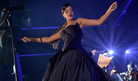 Rihanna, annunciato un documentario sulla cantante (diretto da Peter Berg)