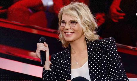 Amici, tutto pronto: quando inizia, i Prof, la nuova classe di allievi. Novità e addii