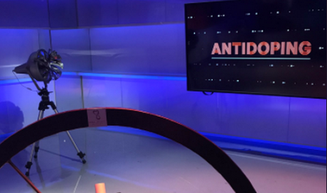 Antidoping, prima puntata: Antinelli buon narratore, linguaggio cinematografico per inchieste e interviste lontane dal calcio giocato