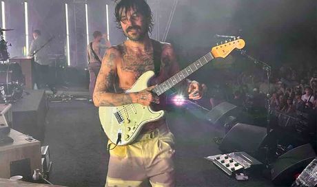 Biffy Clyro, un ritorno in acustico: il tour nei piccoli club anticipa “Futique”