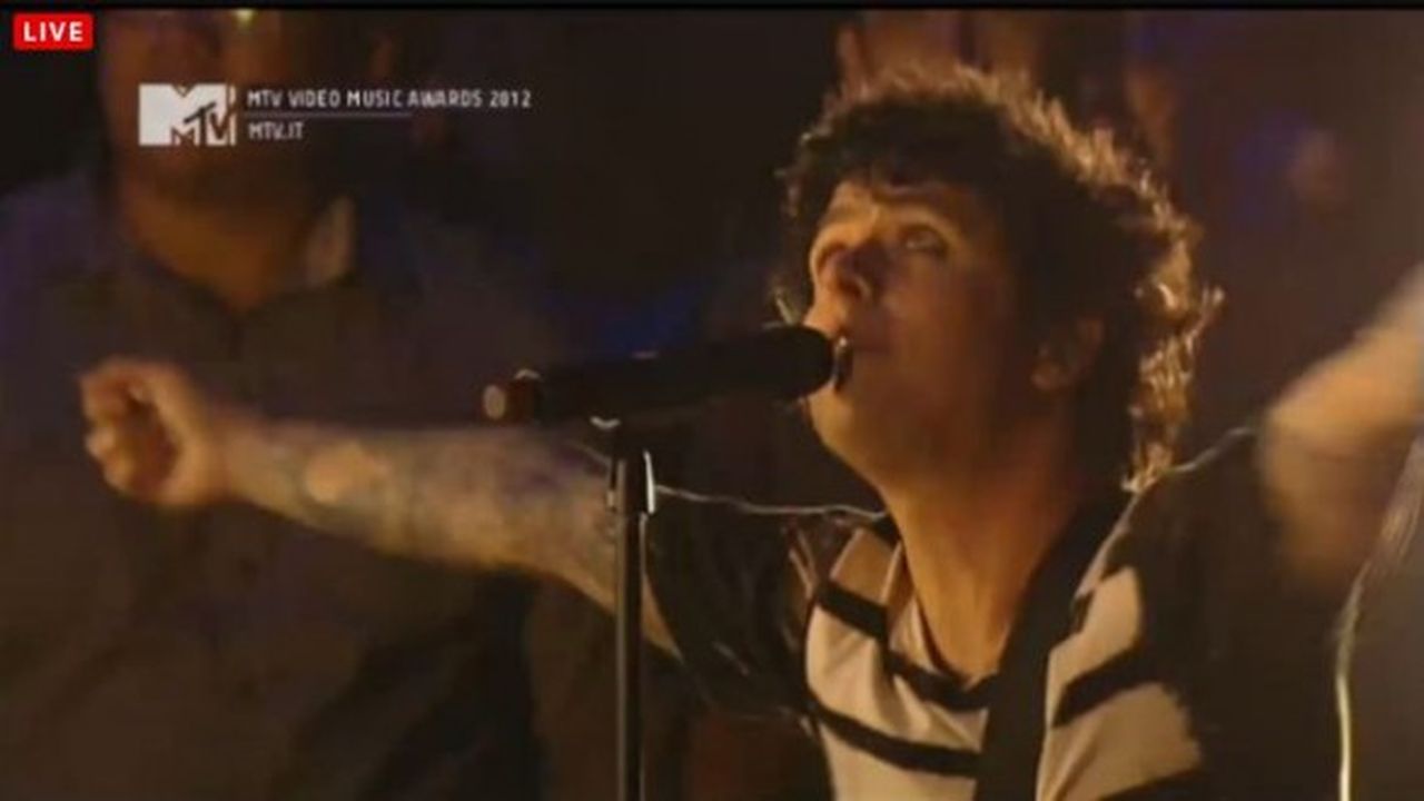 Mtv Video Music Awards 2012: Green Day cantano Let Yourself Go, video esibizione