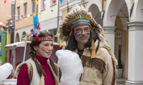 Mio fratello rincorre i dinosauri: foto della commedia con Alessandro Gassmann