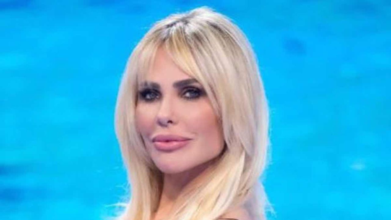 Ilary Blasi e la stoccata ironica a Kim Kardashian: “Scansate proprio” | FOTO