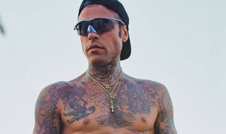 Chi è e cosa fa la nuova fidanzata di Fedez: ora è ufficiale