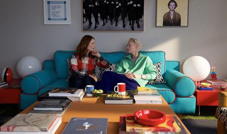 La stanza accanto: trailer italiano del film “The Room Next Door” di Almodovar Leone d’Oro a Venezia 81